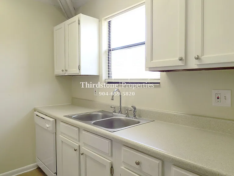 1324 Jefferson Ave #D — Photo 5