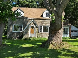 2 Pleasant St, Clinton, NY 13323