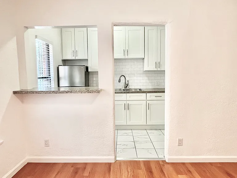 1154 N Formosa Ave — Photo 6