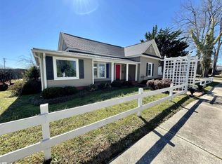 307 W Pitts St, Clinton, SC 29325