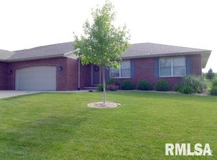 511 Hampton Cv, Peoria, IL 61607