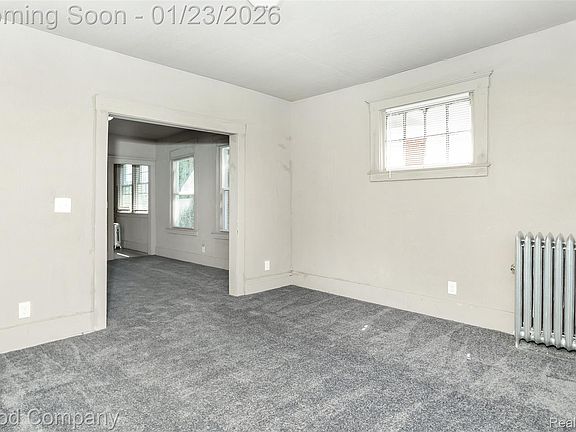 4th image of 2362 Carson St