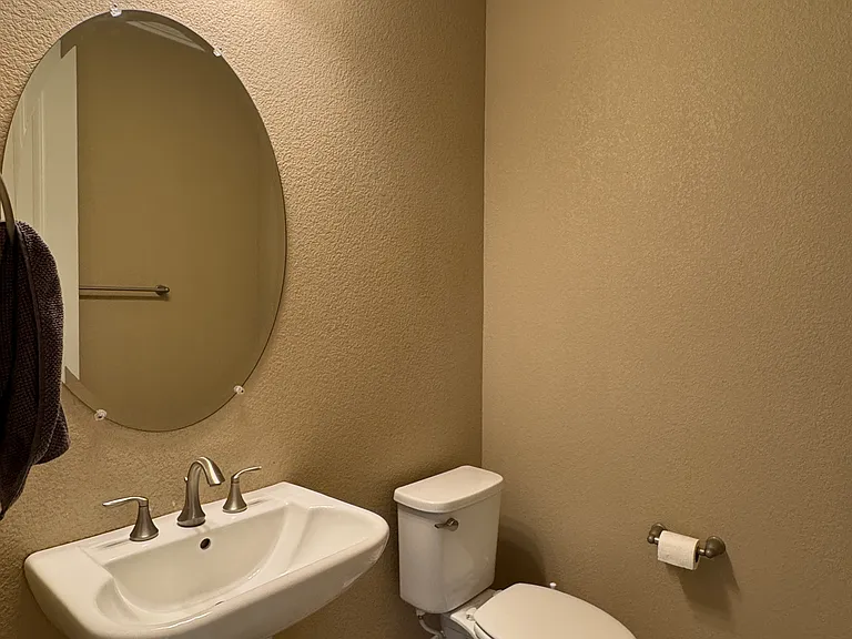 553 Addison Ct — Photo 8