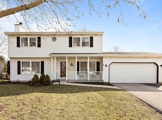 2236 Mecan Dr, Naperville, IL