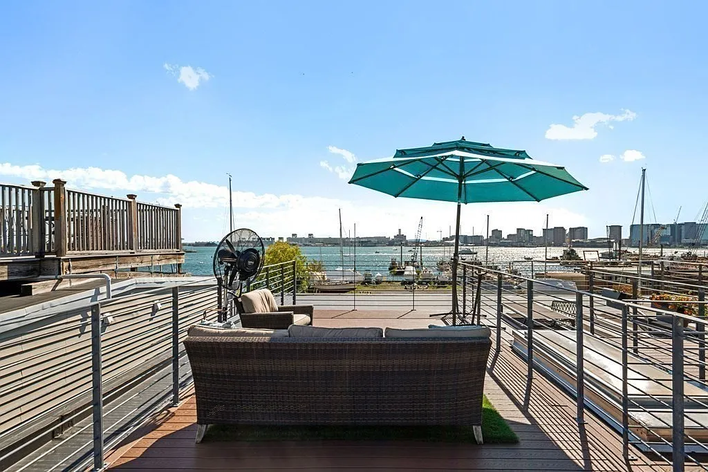 2 bed, 2.5 bath, 1435 sqft, $4,800 — Photo 2