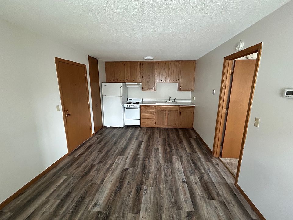 1st image of 510 3rd Ave S #105