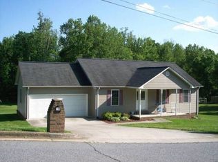 10 Maple Dr, Granite Falls, NC 28630