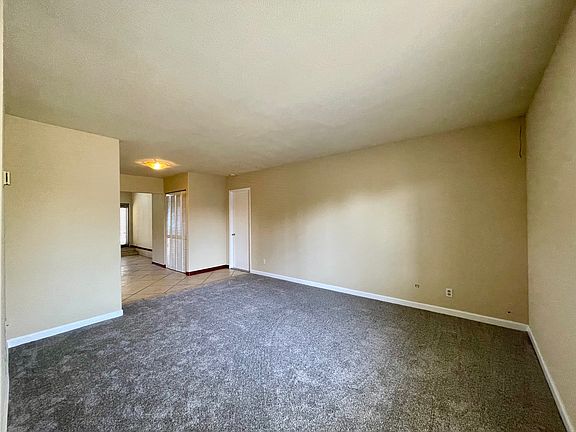 5th image of 10264 Saluda Ave