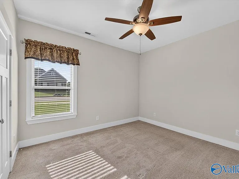 100 Bartram Way — Photo 37