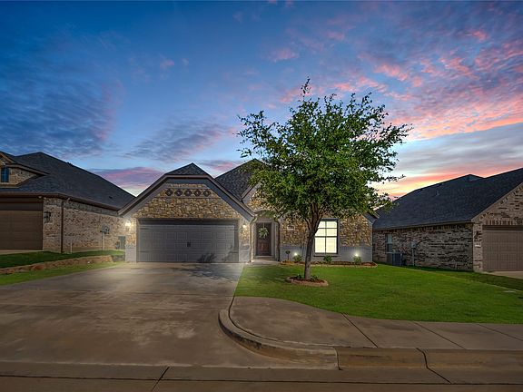2nd image of 1904 Town Creek Cir