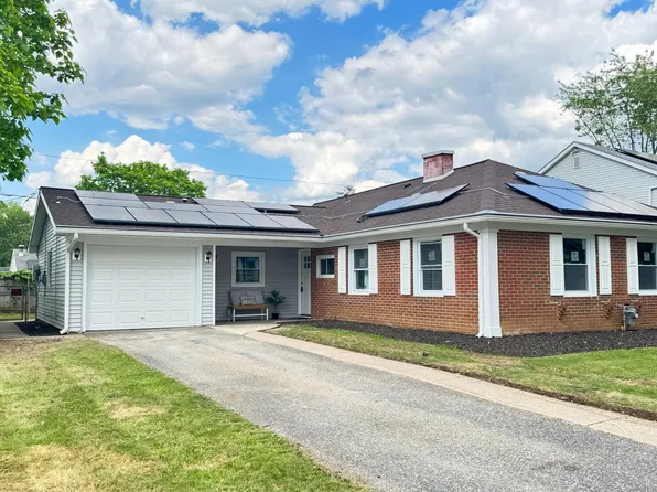 17 Meadowlark Ln, Willingboro, NJ 08046
