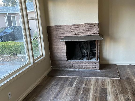 4th image of 88 Lodato Ave #88
