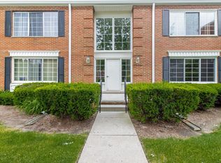 777 E Fox Hills Dr, Bloomfield Township, MI 48304