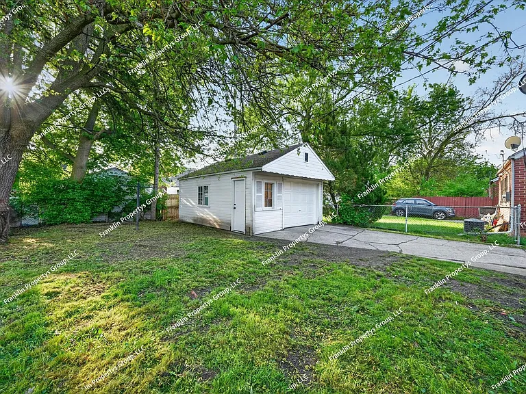 18500 Archdale St — Photo 26