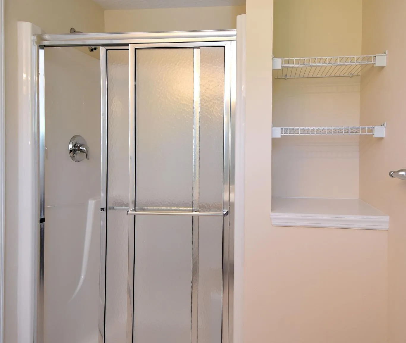 2 bed, 2.5 bath, 1600 sqft, $2,200 — Photo 4