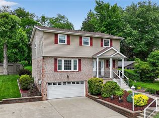 1990 Robbins Station Rd, North Huntingdon, PA 15642