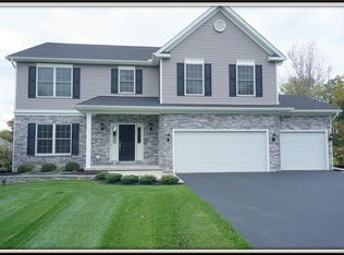 64 Arrowood Ln, Orchard Park, NY 14127