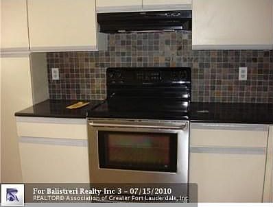 2nd image of 3503 Carambola Cir S