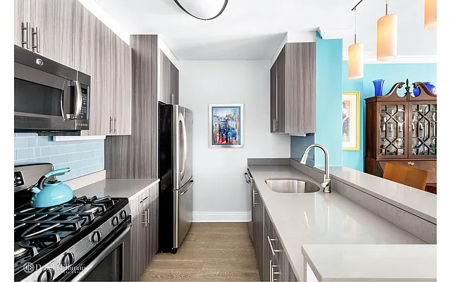 Sold by Douglas Elliman | media 16