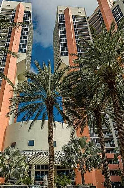 1st image of 19333 Collins Ave APT 1507