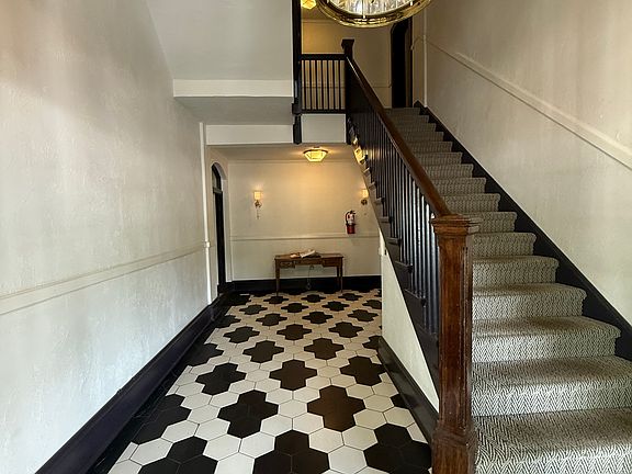 4th image of 2501 Roswell Ave Unit 102