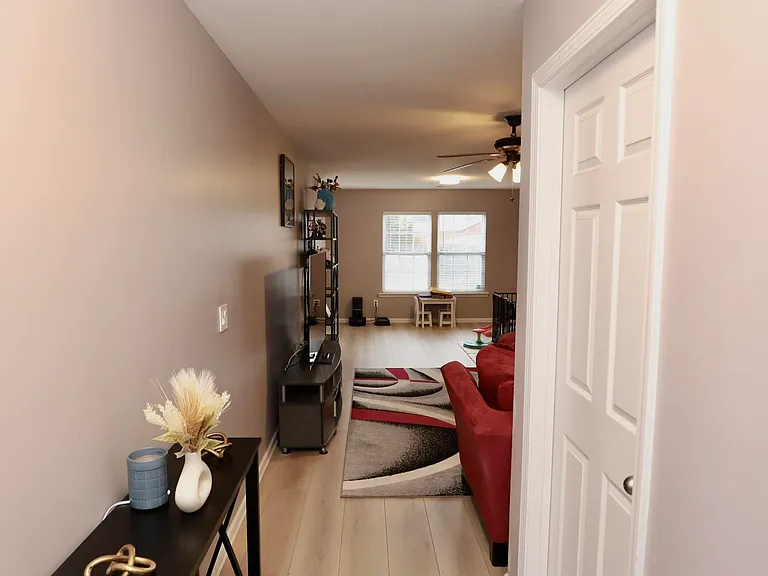 1733 Benelli St — Photo 6