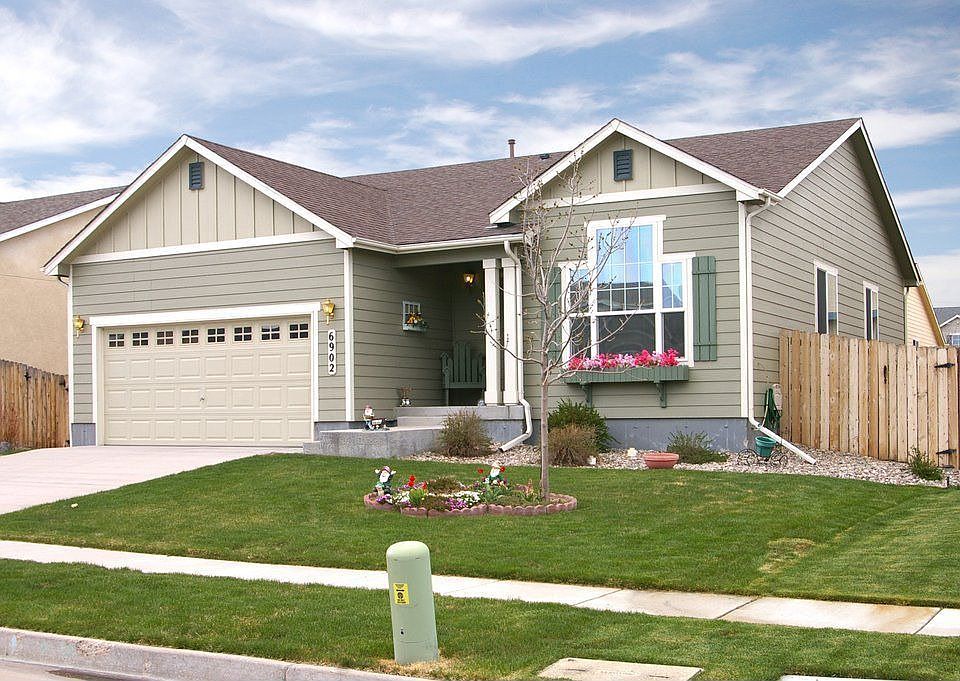 Great Ridgeview rancher on quiet street.  Two-car garage, central air, fenced