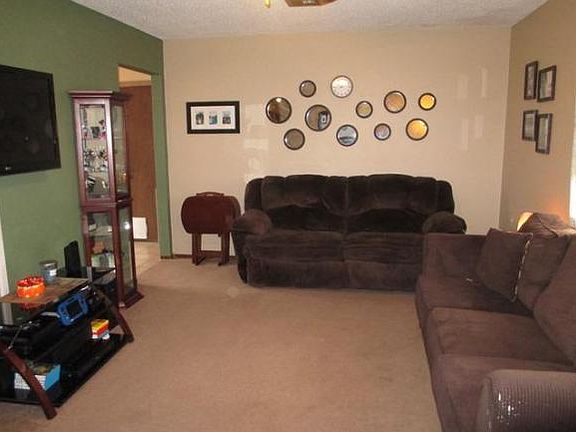 5th image of 193 S Circle Dr