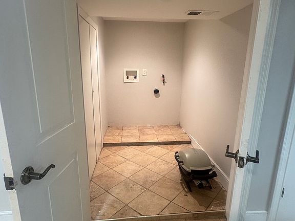 3rd image of 41 Randolph Ave Floor Basement