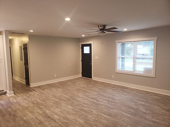 2nd image of 891 Ray Dr NW