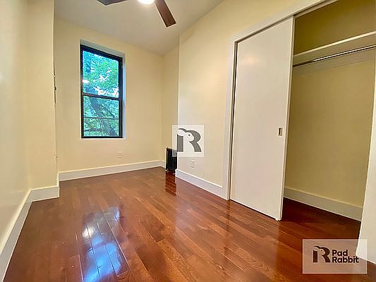 5th image of 222 Bainbridge St #3B
