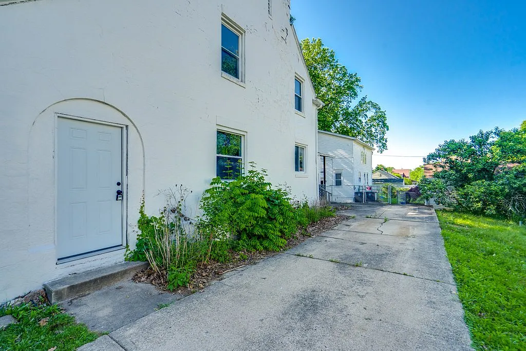 3 bed, 1.5 bath, 1288 sqft, $1,250 — Photo 3