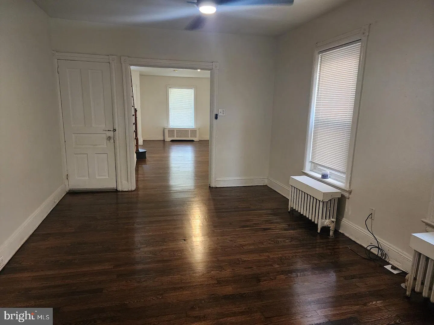 4 bed, 1.0 bath, 1400 sqft, $1,850 — Photo 3