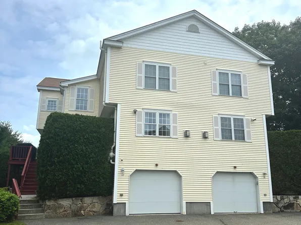 12 Paul Revere Path, Hopkinton, MA 01748