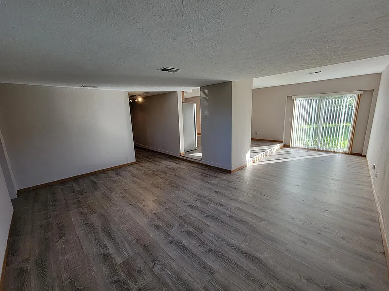 8707 E State St — Photo 6