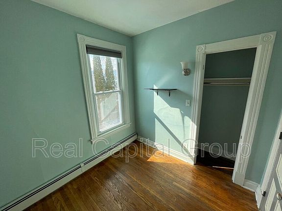 5th image of 8 Munro Ct APT 2