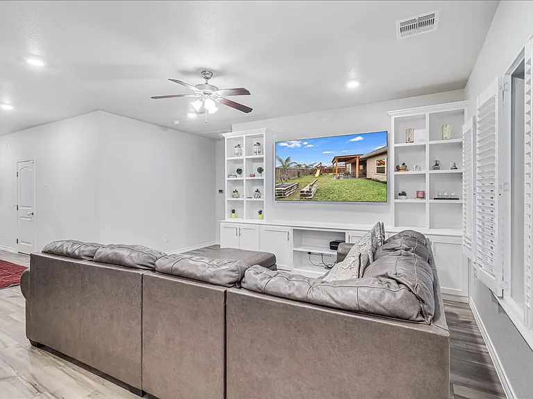 7938 Fort Griffen Dr — Photo 15