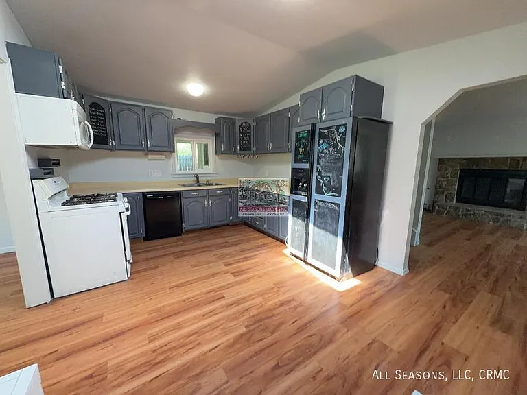 2921 Main St — Photo 4