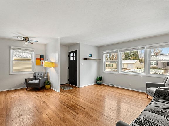 4th image of 407 Ostemo Pl