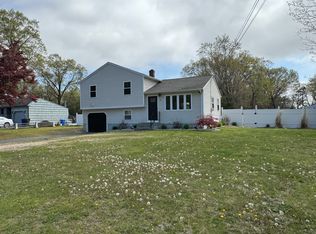 18 Pine Hill Rd, Windsor Locks, CT 06096