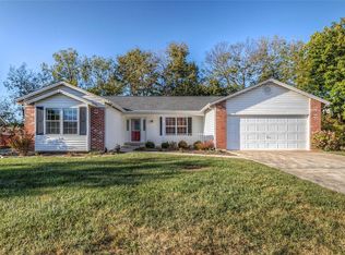 6 Olde Warwick Ct, Saint Charles, MO