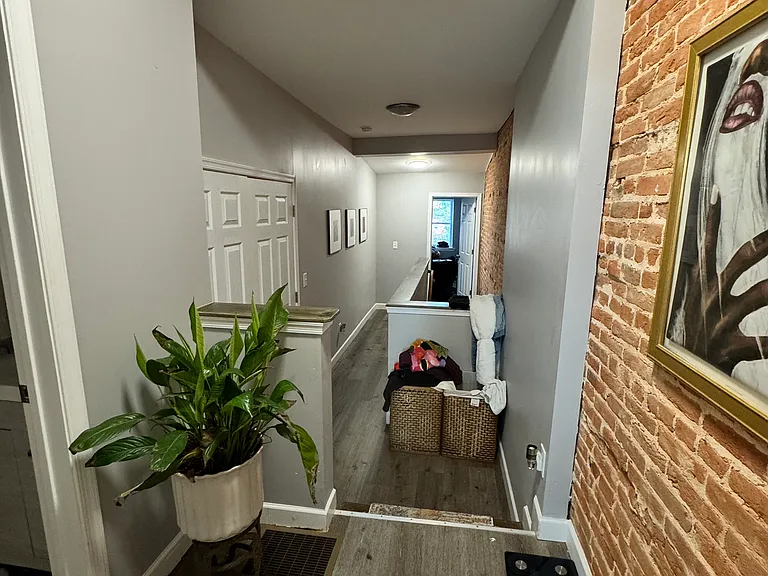 view of how most recent tenant furnished the space. space has been cleared out for next tenant