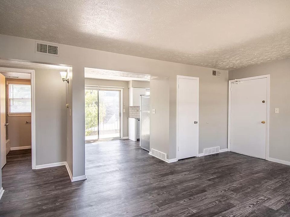 1st image of 505 Wilshire Dr APT 12
