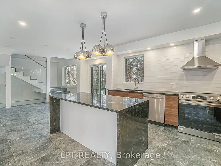 2112 Alta Vista Dr — Photo 11