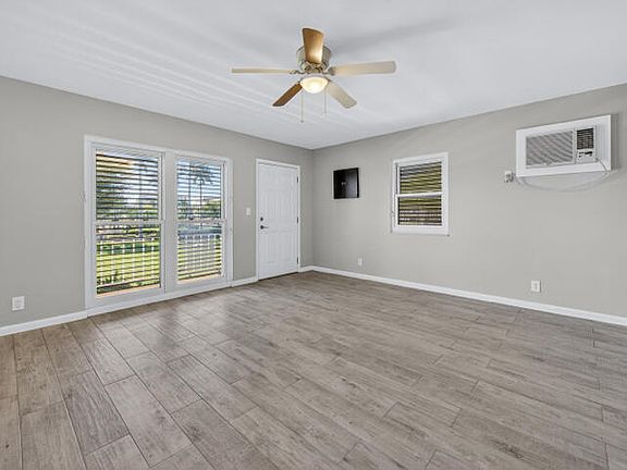 3rd image of 130 N Collier Blvd APT C6