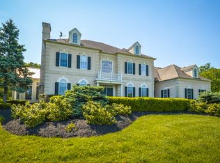 42 Woods End Dr, Doylestown, PA 18902