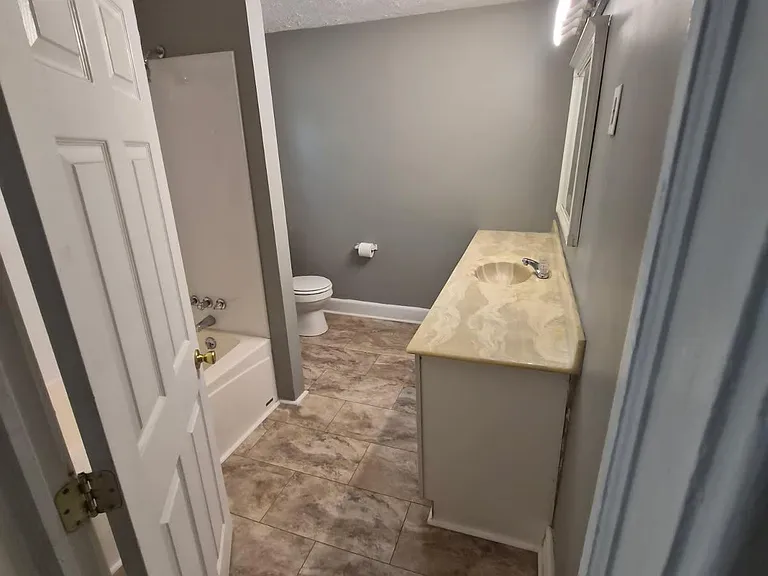 465 Winsley St #1 — Photo 6