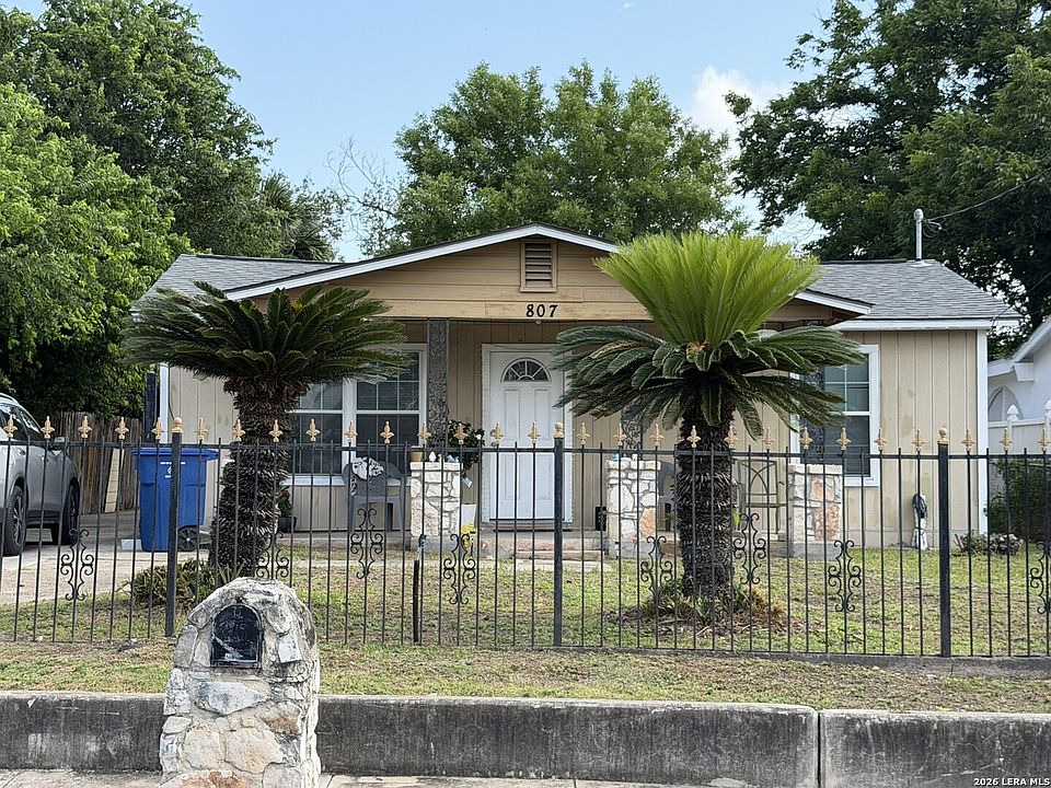 1st image of 807 Kendalia
