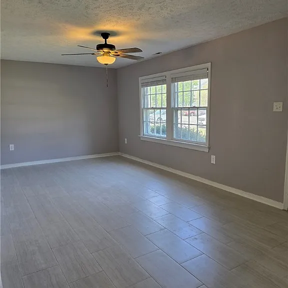 419 Airycrest Dr — Photo 32