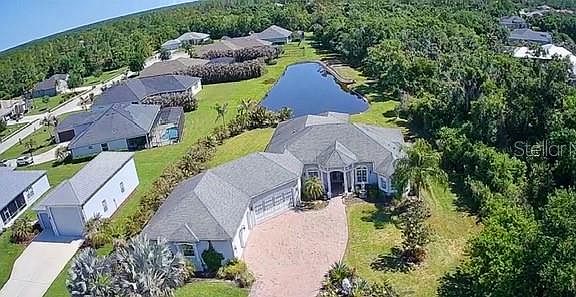 4th image of 16214 Mulholland Rd